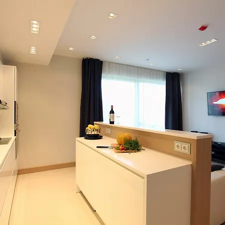 Hotel Grand *