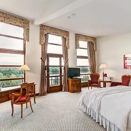 Grand Hotel